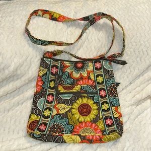 Vera Bradley Crossbody purse. Cute Retro Sunflower-print.